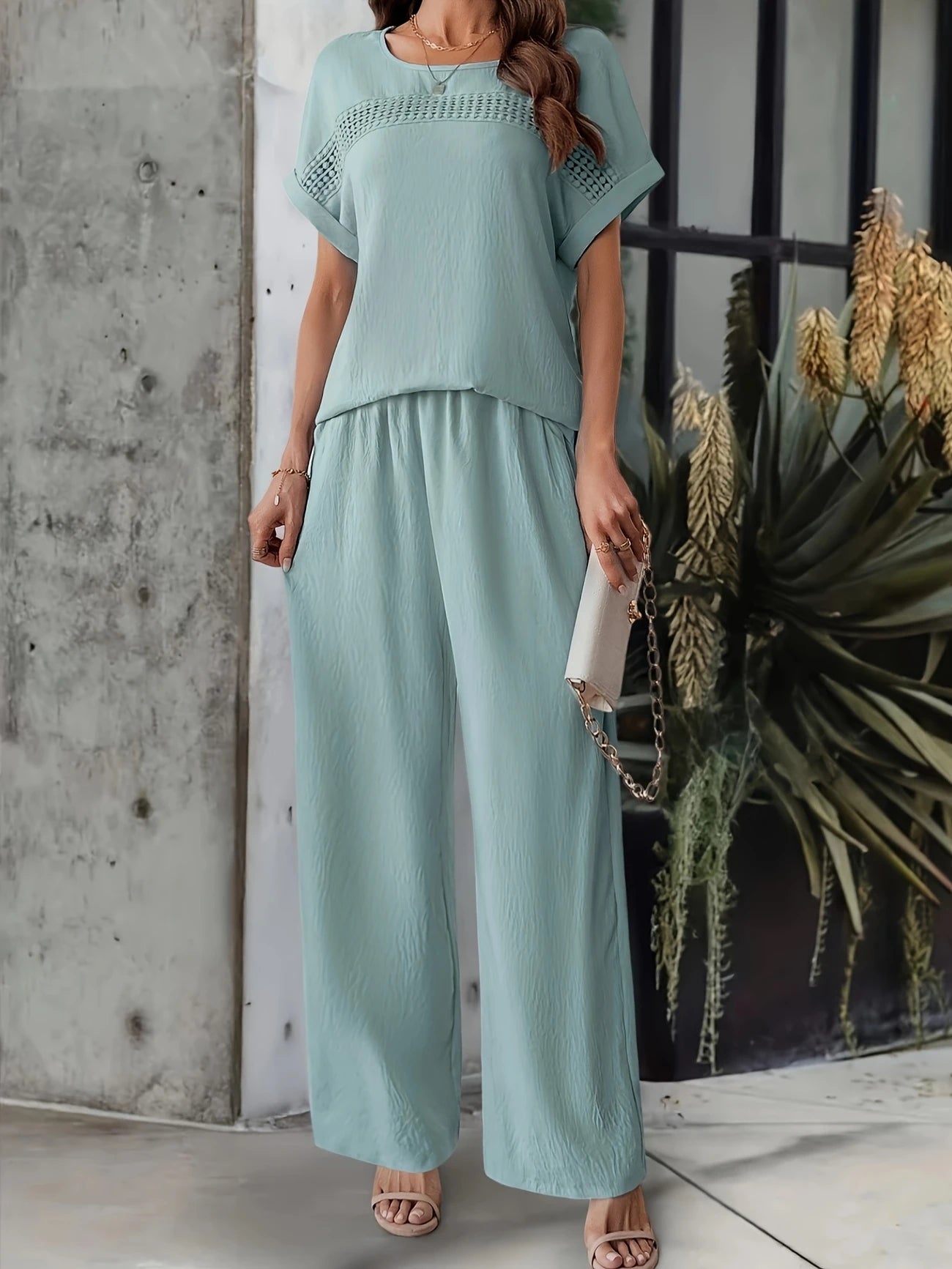 Elegant coord set