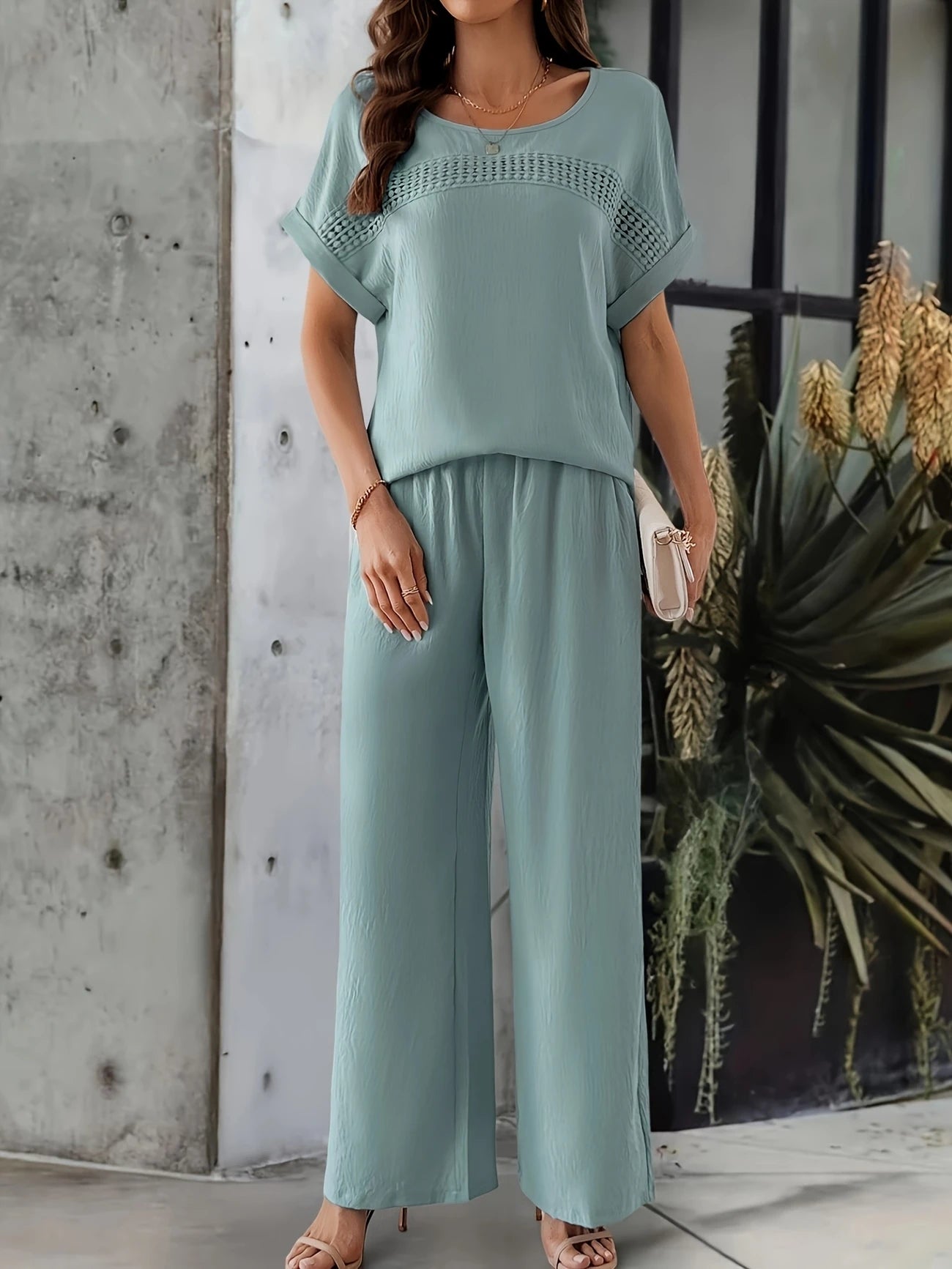 Elegant coord set
